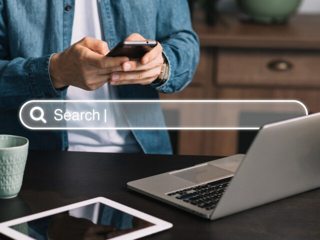 Faut-il publier régulièrement pour rester visible sur Google ?